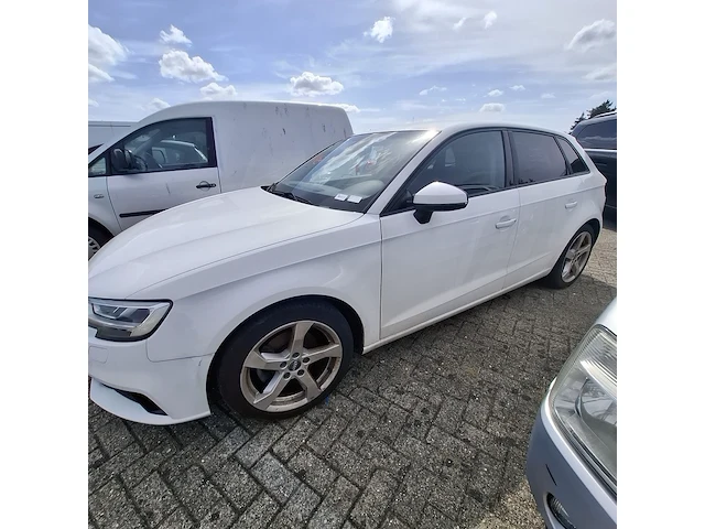 Personenauto audi, a3 sportback 1.0 tfsi sport lease edition, wit, bouwjaar 2017 - afbeelding 34 van  35