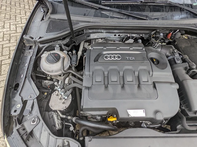 Personenauto audi, a3 sportback 1.6 tdi sport lease edition, grijs, bouwjaar 2017 - afbeelding 35 van  52