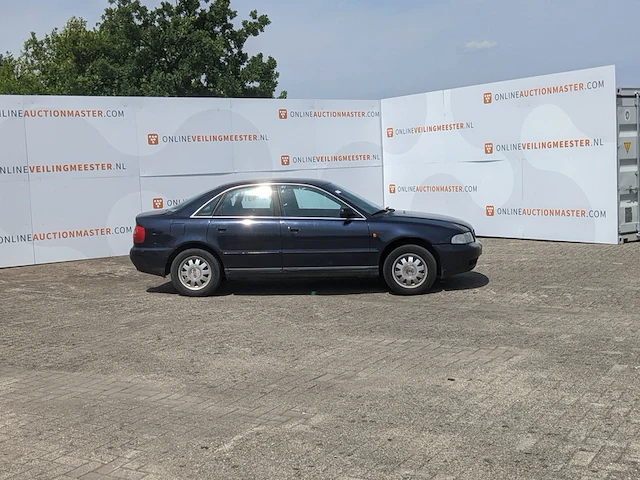 Personenauto audi, a4 1.6 advance, bouwjaar 1999 - afbeelding 40 van  43