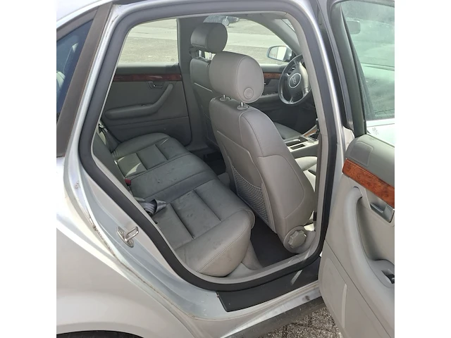 Personenauto, audi, a4, grijs, 2003 - afbeelding 33 van  46