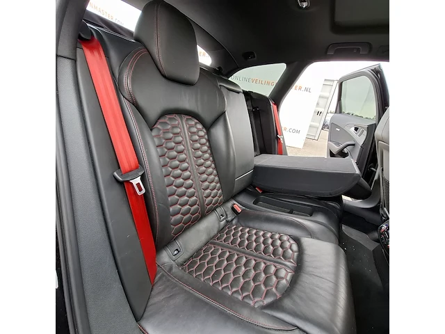 Personenauto audi, a6 avant 4.0 tfsi rs6 quattro, zwart, bouwjaar 2013 - afbeelding 24 van  47