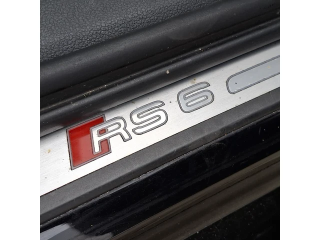 Personenauto audi, a6 avant 4.0 tfsi rs6 quattro, zwart, bouwjaar 2013 - afbeelding 28 van  47