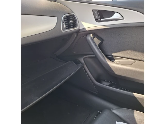 Personenauto, audi, a6 - afbeelding 15 van  50