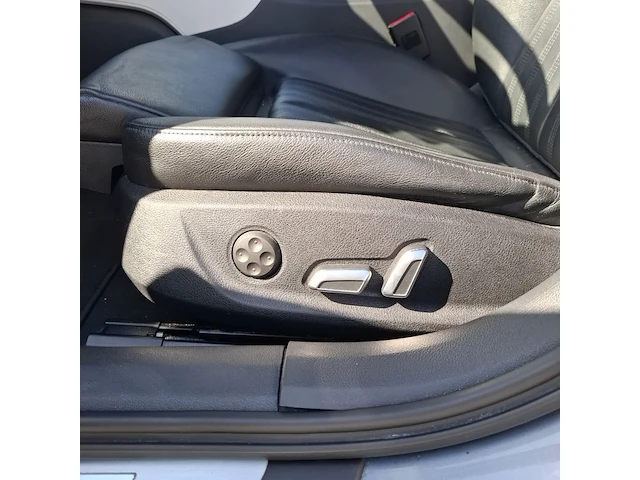 Personenauto, audi, a6 - afbeelding 41 van  50