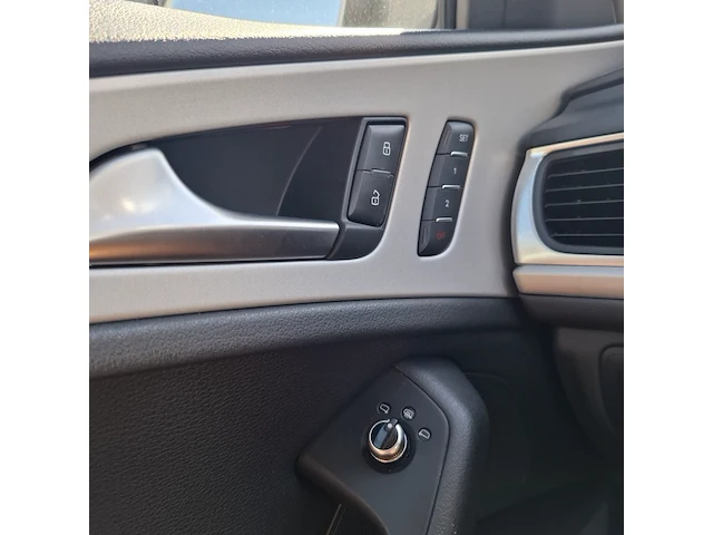 Personenauto, audi, a6 - afbeelding 42 van  50