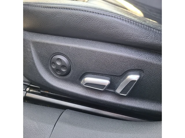 Personenauto, audi, a6 - afbeelding 46 van  50