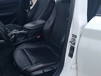 Personenauto bmw, 1-serie 114i, wit, bouwjaar 2013 - afbeelding 2 van  31