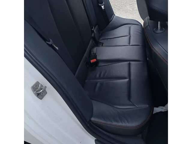 Personenauto bmw, 1-serie 114i, wit, bouwjaar 2013 - afbeelding 5 van  31
