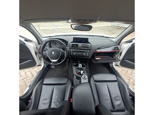 Personenauto bmw, 1-serie 114i, wit, bouwjaar 2013 - afbeelding 8 van  31