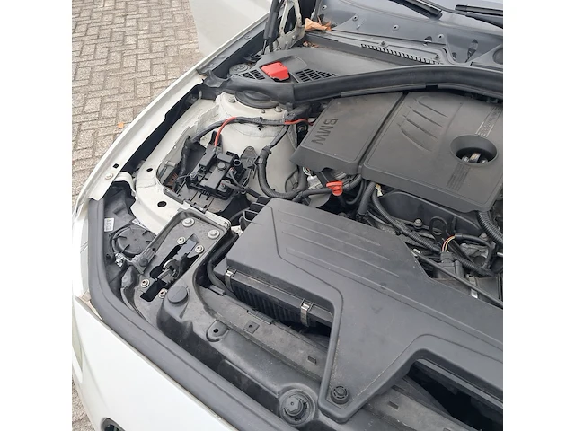 Personenauto bmw, 1-serie 114i, wit, bouwjaar 2013 - afbeelding 9 van  31