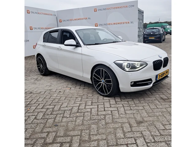 Personenauto bmw, 1-serie 114i, wit, bouwjaar 2013 - afbeelding 23 van  31