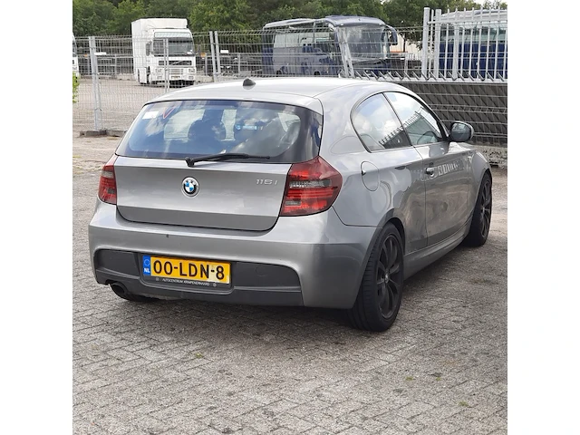 Personenauto bmw, 1-serie 116i, 2010 - afbeelding 2 van  51
