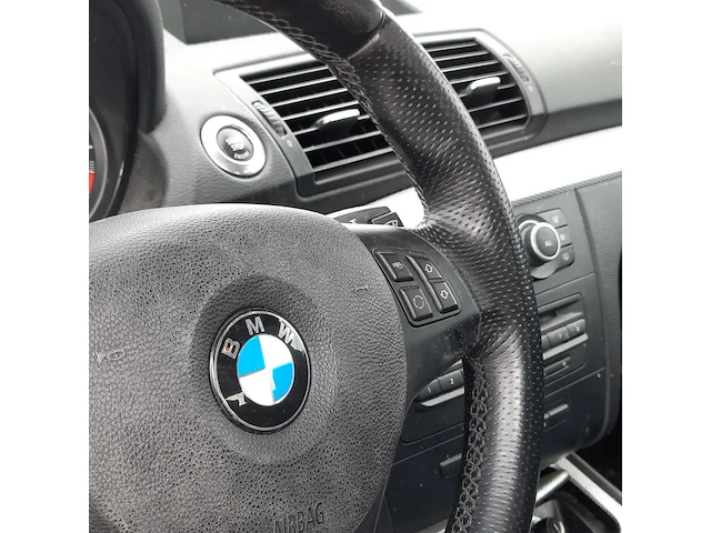 Personenauto bmw, 1-serie 116i, 2010 - afbeelding 24 van  51