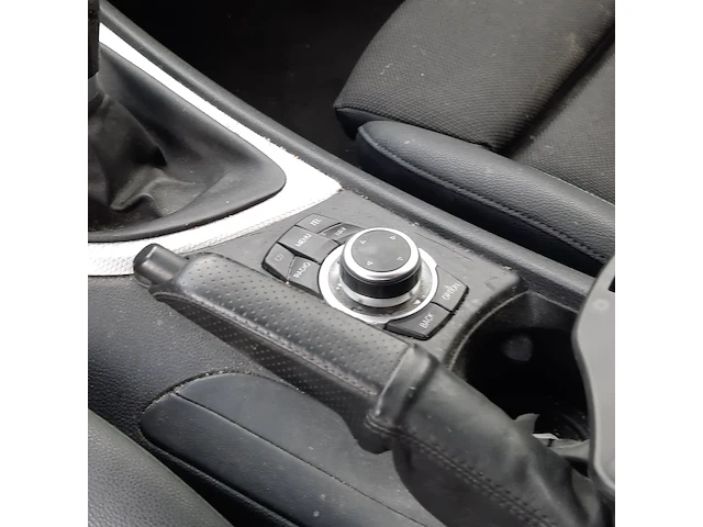 Personenauto bmw, 1-serie 116i, 2010 - afbeelding 33 van  51