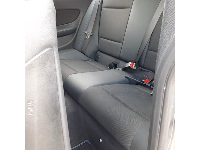 Personenauto bmw, 1-serie 116i, 2010 - afbeelding 36 van  51