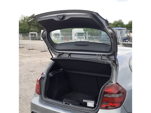 Personenauto bmw, 1-serie 116i, 2010 - afbeelding 42 van  51