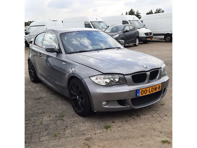 Personenauto bmw, 1-serie 116i, 2010 - afbeelding 34 van  51
