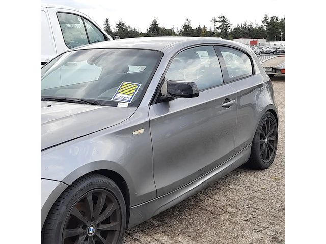 Personenauto bmw, 1-serie 116i, 2010 - afbeelding 50 van  51