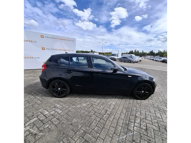 Personenauto bmw, 1 serie 116i, zwart, bouwjaar 2009 - afbeelding 20 van  134