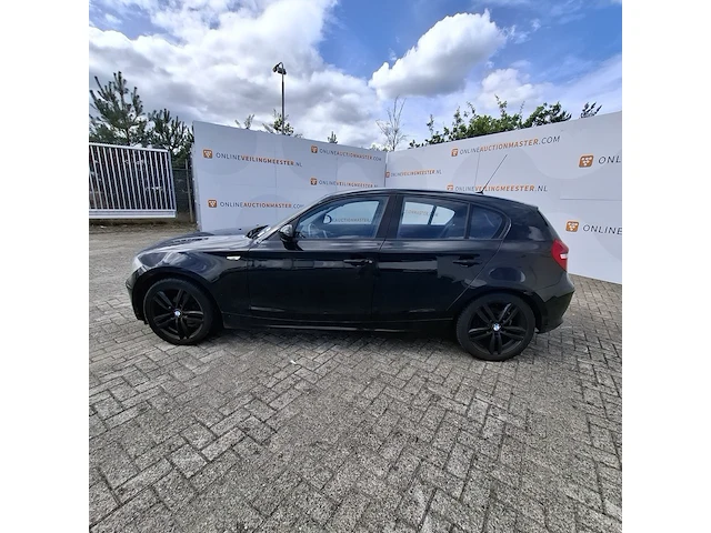 Personenauto bmw, 1 serie 116i, zwart, bouwjaar 2009 - afbeelding 25 van  134