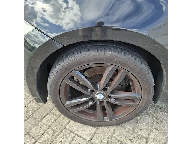 Personenauto bmw, 1 serie 116i, zwart, bouwjaar 2009 - afbeelding 27 van  134