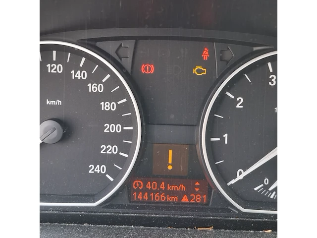 Personenauto bmw, 1 serie 116i, zwart, bouwjaar 2009 - afbeelding 33 van  134