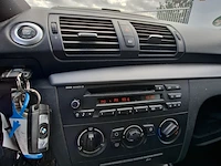 Personenauto bmw, 1 serie 116i, zwart, bouwjaar 2009 - afbeelding 36 van  134