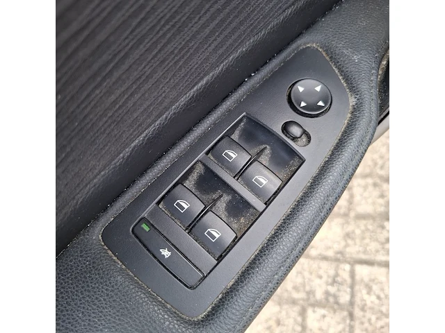 Personenauto bmw, 1 serie 116i, zwart, bouwjaar 2009 - afbeelding 39 van  134