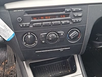 Personenauto bmw, 1 serie 116i, zwart, bouwjaar 2009 - afbeelding 48 van  134