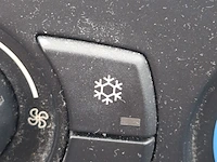 Personenauto bmw, 1 serie 116i, zwart, bouwjaar 2009 - afbeelding 49 van  134