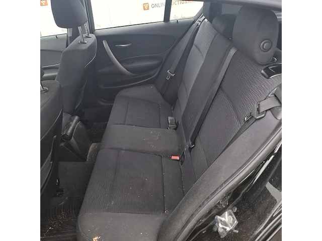 Personenauto bmw, 1 serie 116i, zwart, bouwjaar 2009 - afbeelding 53 van  134