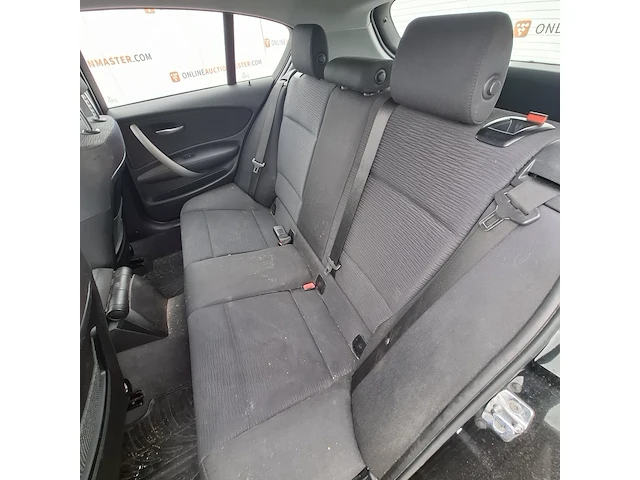 Personenauto bmw, 1 serie 116i, zwart, bouwjaar 2009 - afbeelding 54 van  134