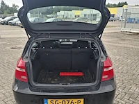 Personenauto bmw, 1 serie 116i, zwart, bouwjaar 2009 - afbeelding 55 van  134