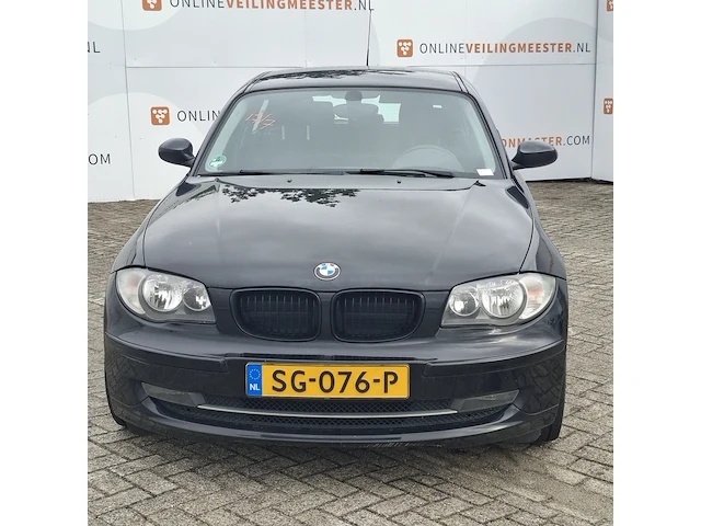 Personenauto bmw, 1 serie 116i, zwart, bouwjaar 2009 - afbeelding 47 van  134