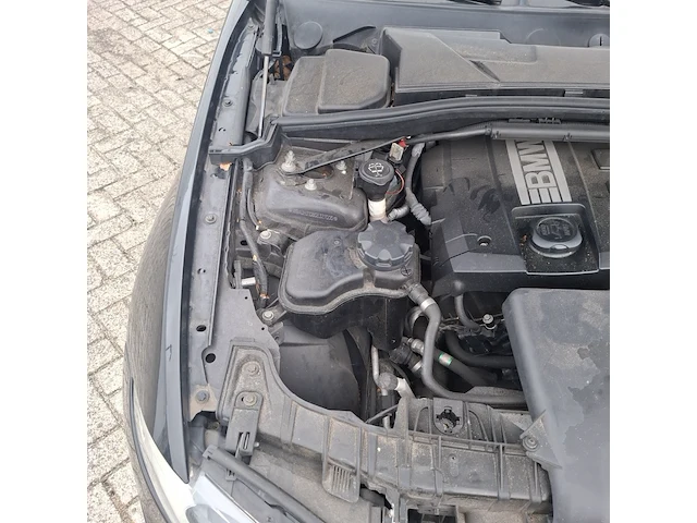 Personenauto bmw, 1 serie 116i, zwart, bouwjaar 2009 - afbeelding 76 van  134