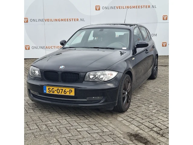 Personenauto bmw, 1 serie 116i, zwart, bouwjaar 2009 - afbeelding 88 van  134