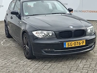 Personenauto bmw, 1 serie 116i, zwart, bouwjaar 2009 - afbeelding 90 van  134