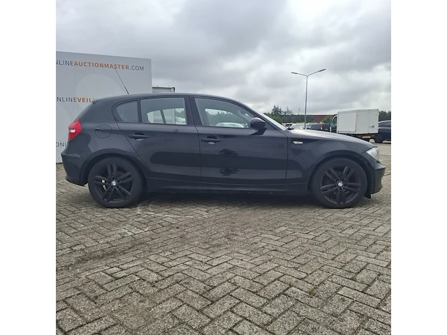 Personenauto bmw, 1 serie 116i, zwart, bouwjaar 2009 - afbeelding 92 van  134