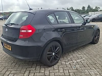 Personenauto bmw, 1 serie 116i, zwart, bouwjaar 2009 - afbeelding 93 van  134