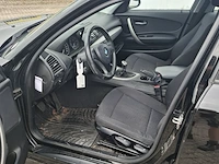 Personenauto bmw, 1 serie 116i, zwart, bouwjaar 2009 - afbeelding 97 van  134