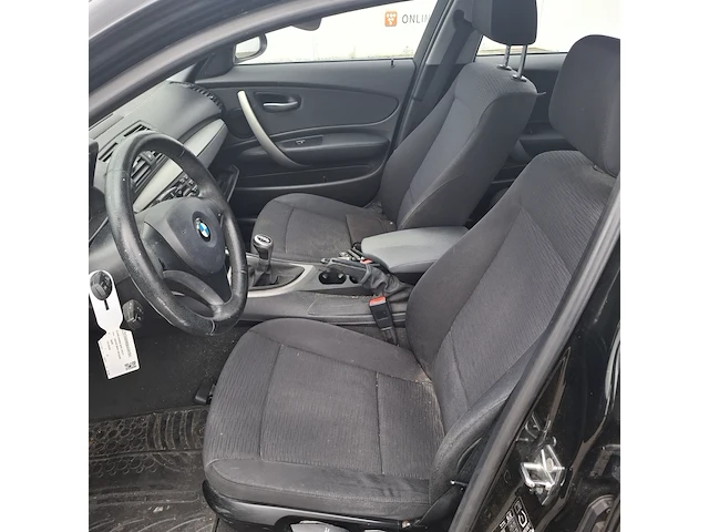 Personenauto bmw, 1 serie 116i, zwart, bouwjaar 2009 - afbeelding 99 van  134