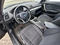 Personenauto bmw, 1 serie 116i, zwart, bouwjaar 2009 - afbeelding 101 van  134