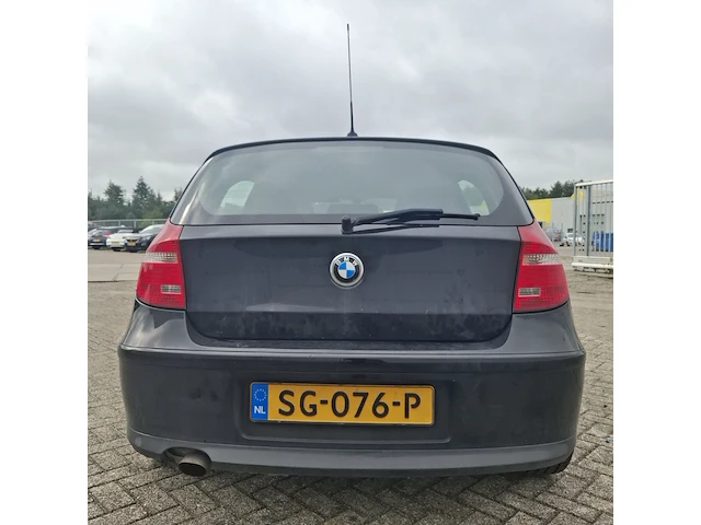Personenauto bmw, 1 serie 116i, zwart, bouwjaar 2009 - afbeelding 91 van  134
