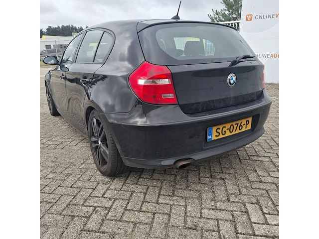 Personenauto bmw, 1 serie 116i, zwart, bouwjaar 2009 - afbeelding 102 van  134