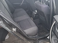 Personenauto bmw, 1 serie 116i, zwart, bouwjaar 2009 - afbeelding 121 van  134
