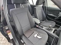 Personenauto bmw, 1 serie 116i, zwart, bouwjaar 2009 - afbeelding 125 van  134