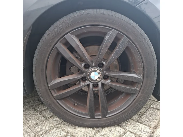 Personenauto bmw, 1 serie 116i, zwart, bouwjaar 2009 - afbeelding 130 van  134