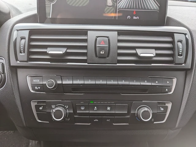 Personenauto bmw, 1-serie 116i, zwart, bouwjaar 2012 - afbeelding 20 van  62