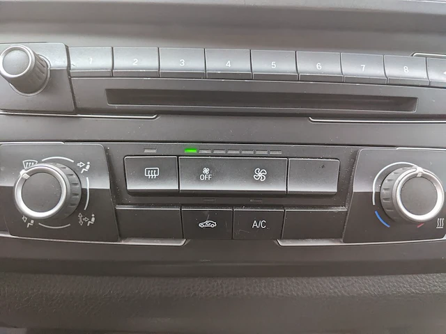 Personenauto bmw, 1-serie 116i, zwart, bouwjaar 2012 - afbeelding 22 van  62