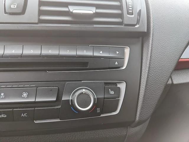 Personenauto bmw, 1-serie 116i, zwart, bouwjaar 2012 - afbeelding 24 van  62